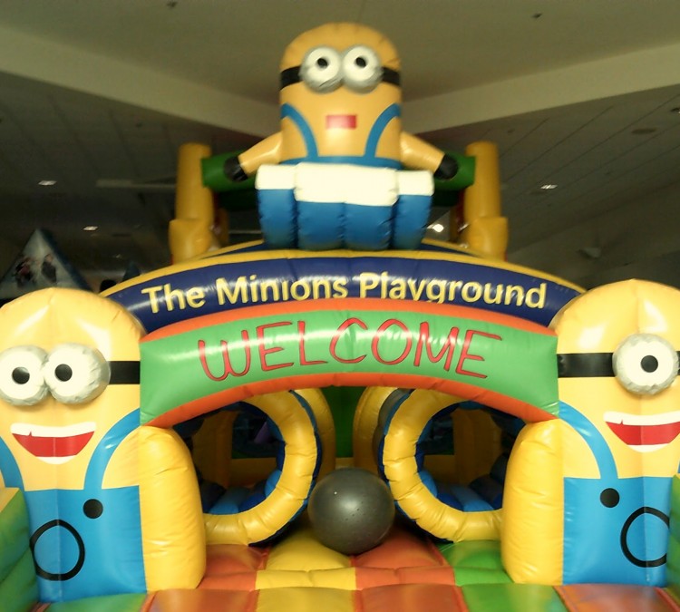 the-minions-playground-bounce-house-photo
